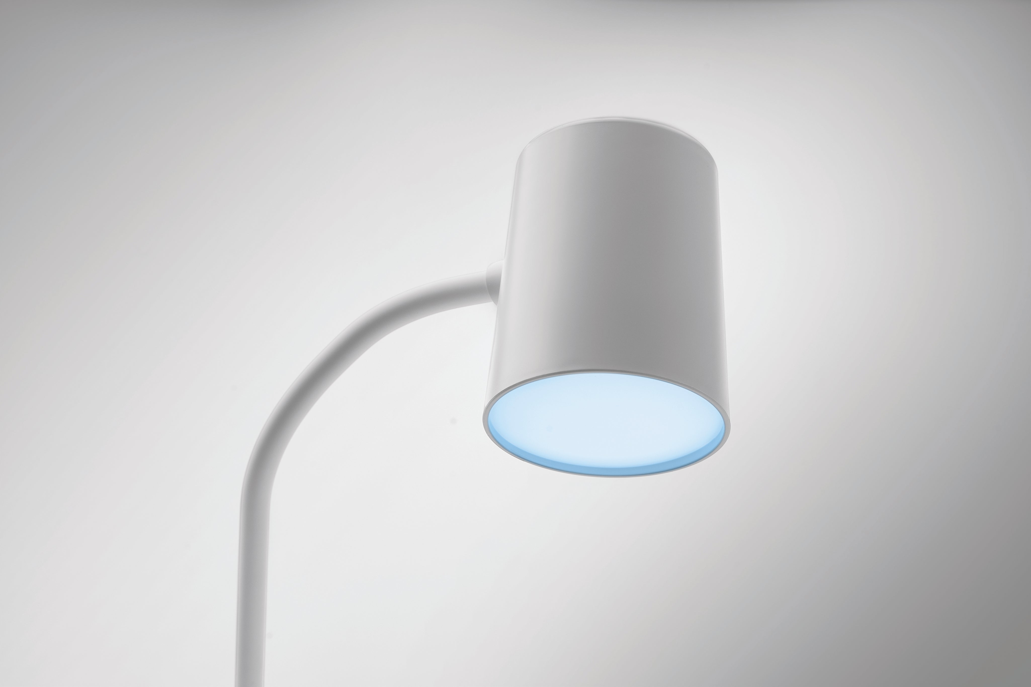 Lampa z ładowarką i głośnikiem SPOT