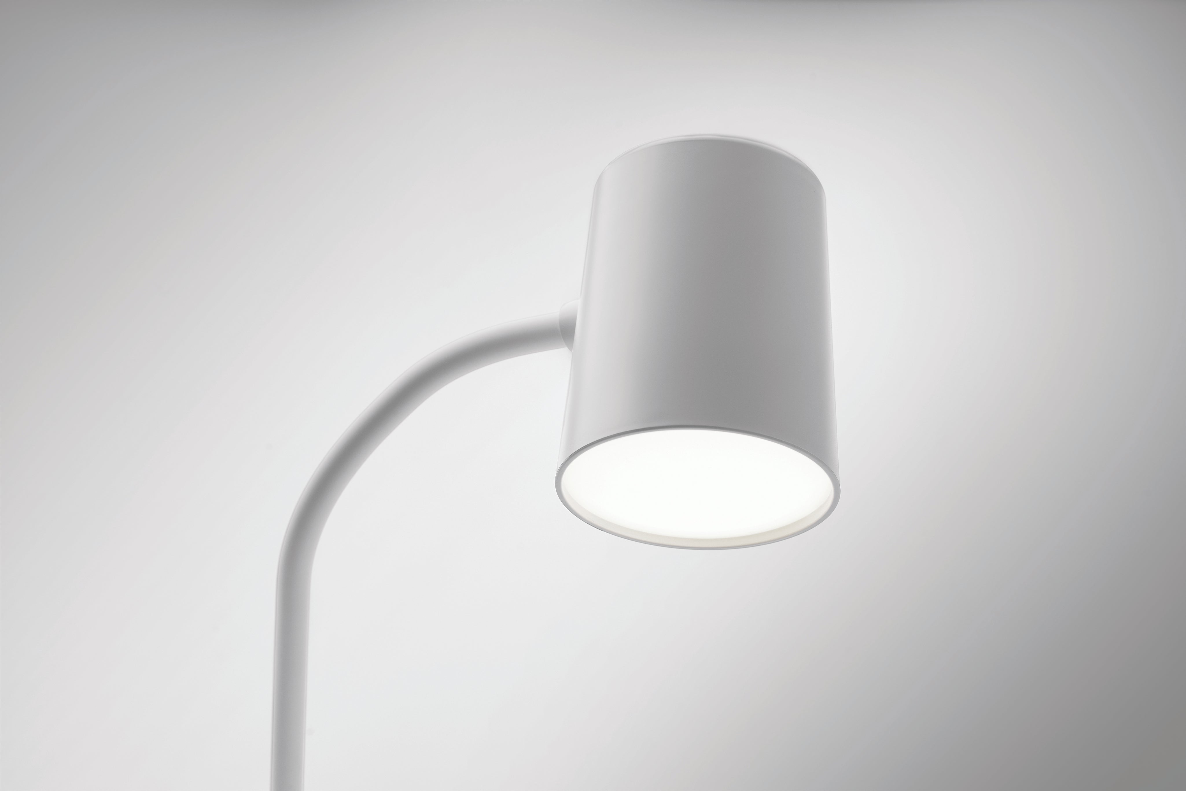 Lampa z ładowarką i głośnikiem SPOT