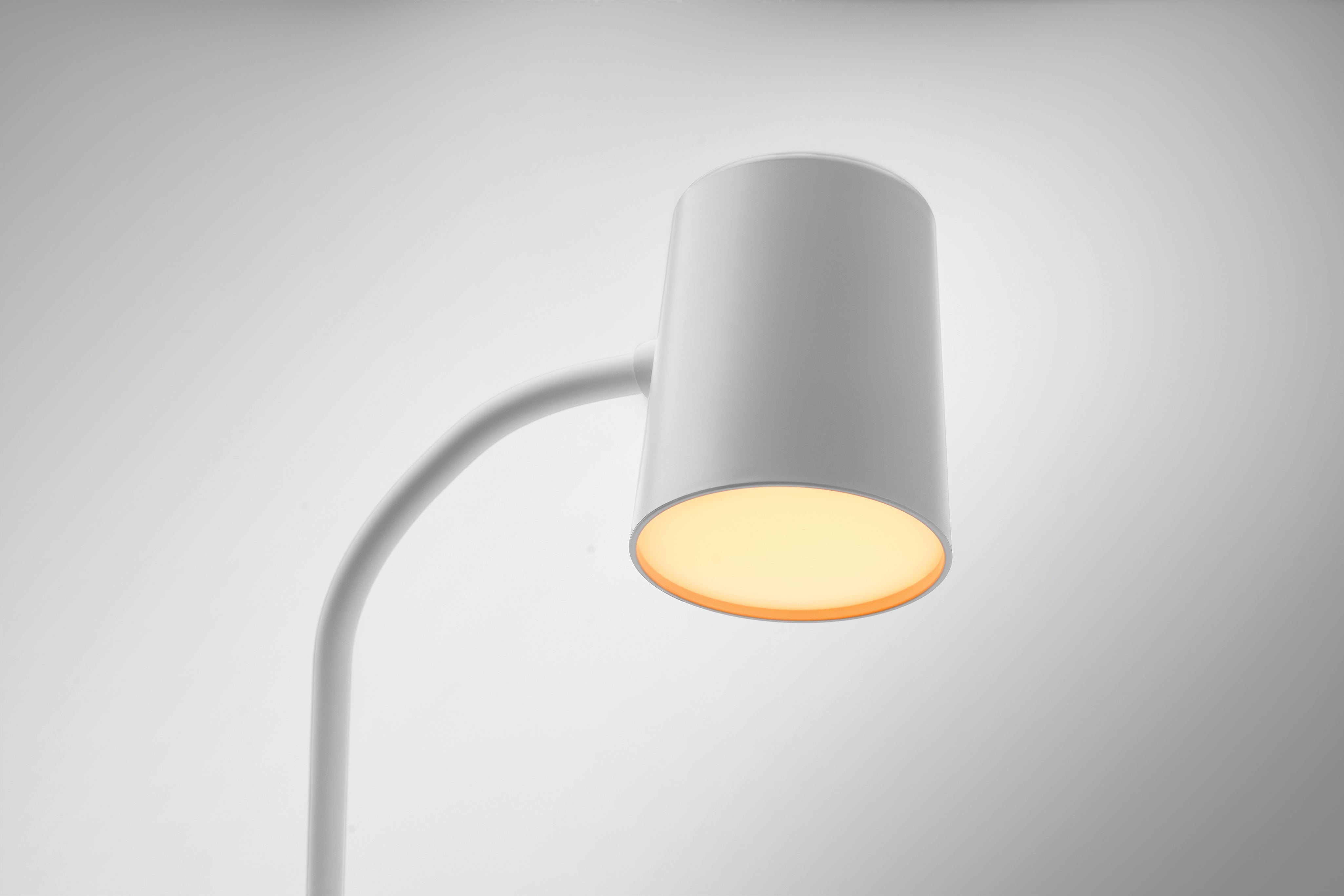Lampa z ładowarką i głośnikiem SPOT