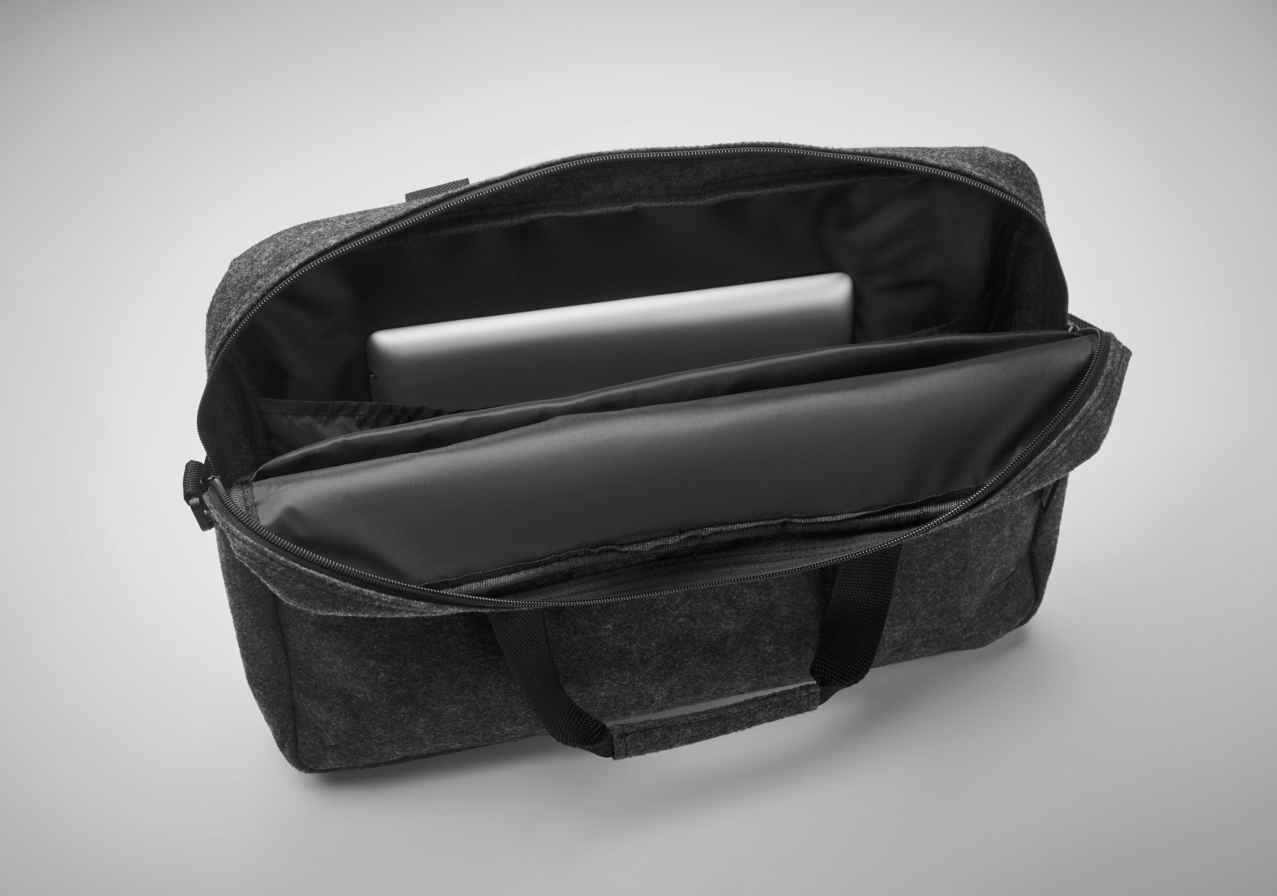15-cal torba na laptop z RPET PLANA