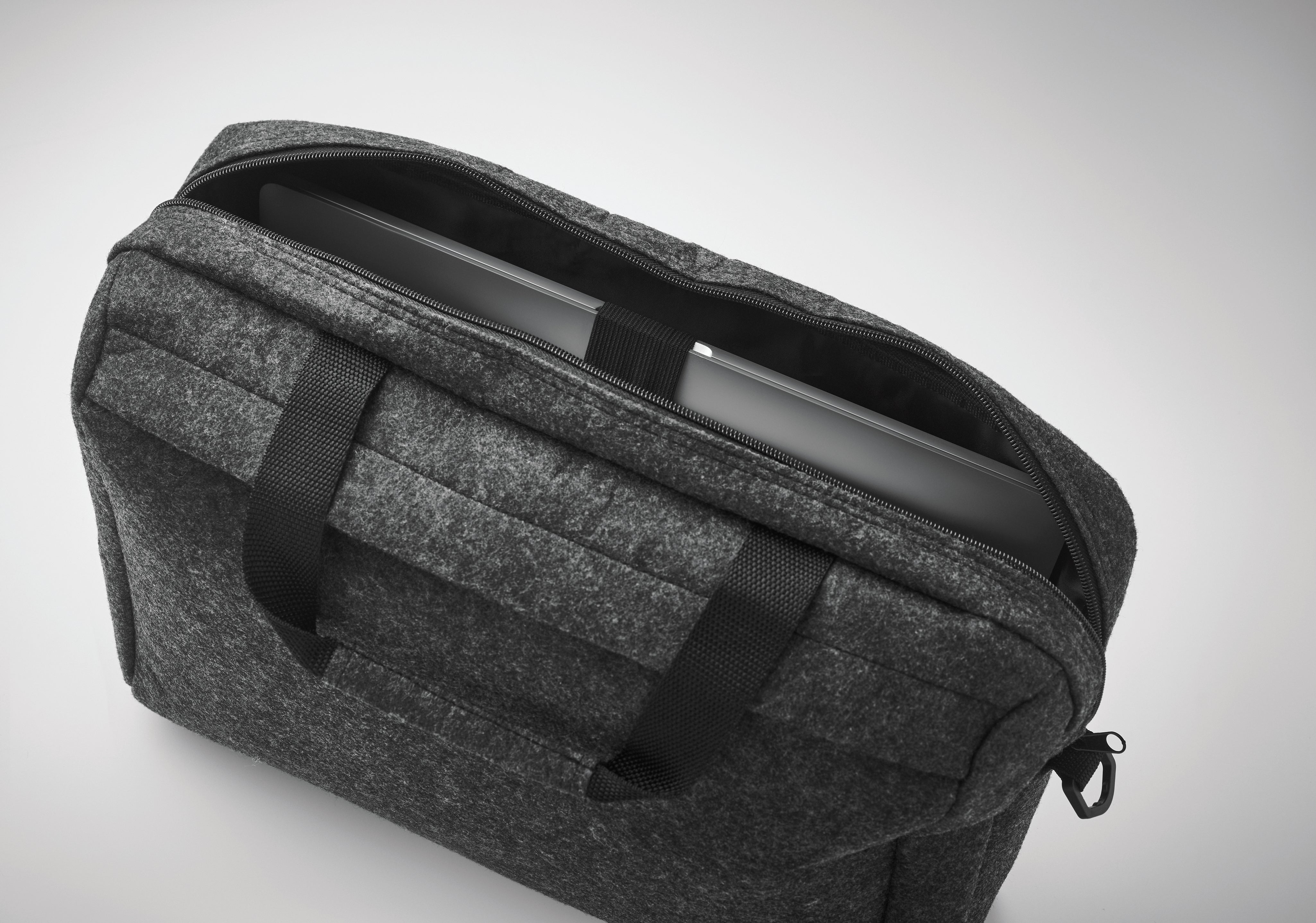 15-cal torba na laptop z RPET PLANA