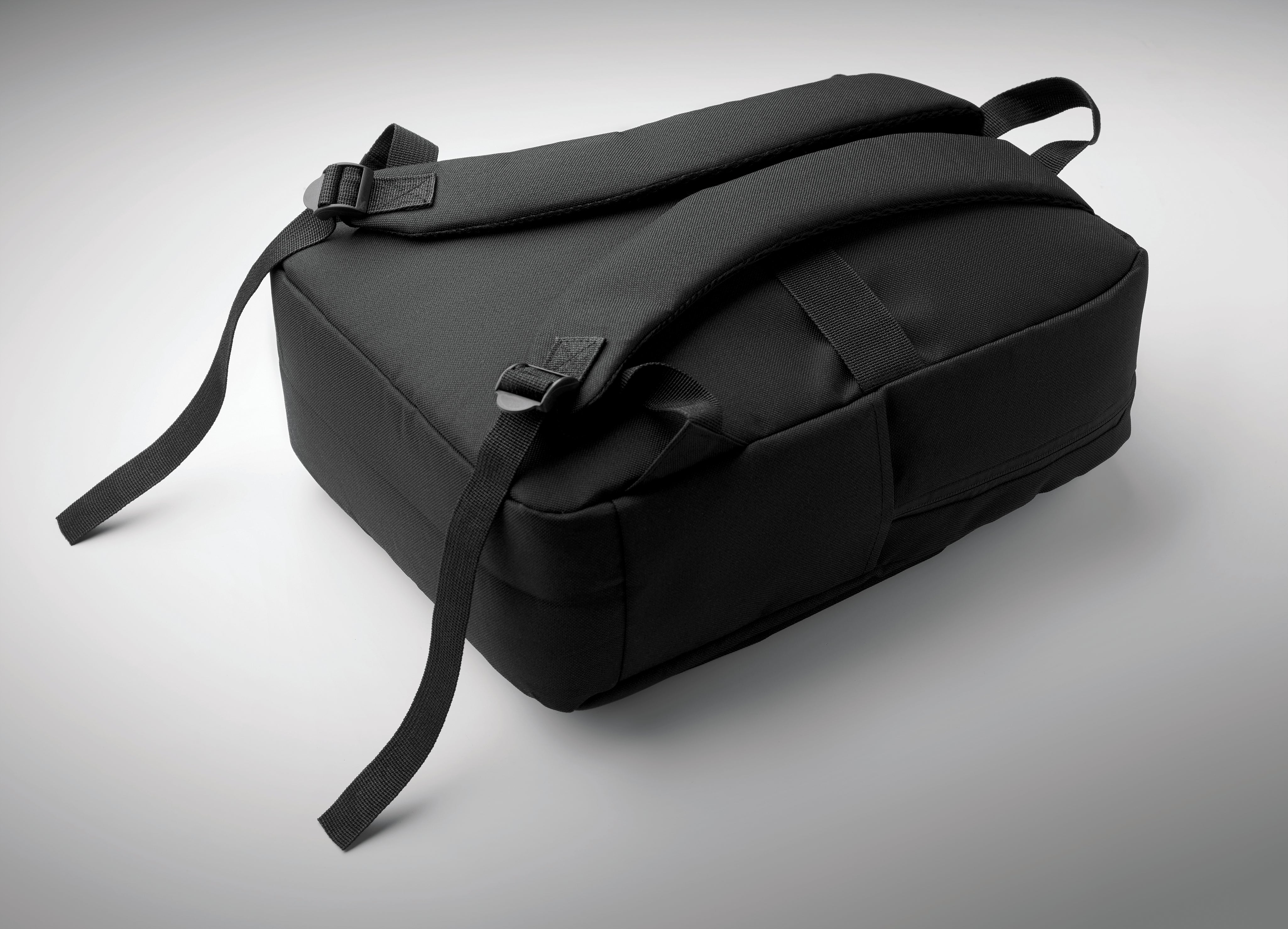 Smukły plecak na laptop 15 cal AKRAOS