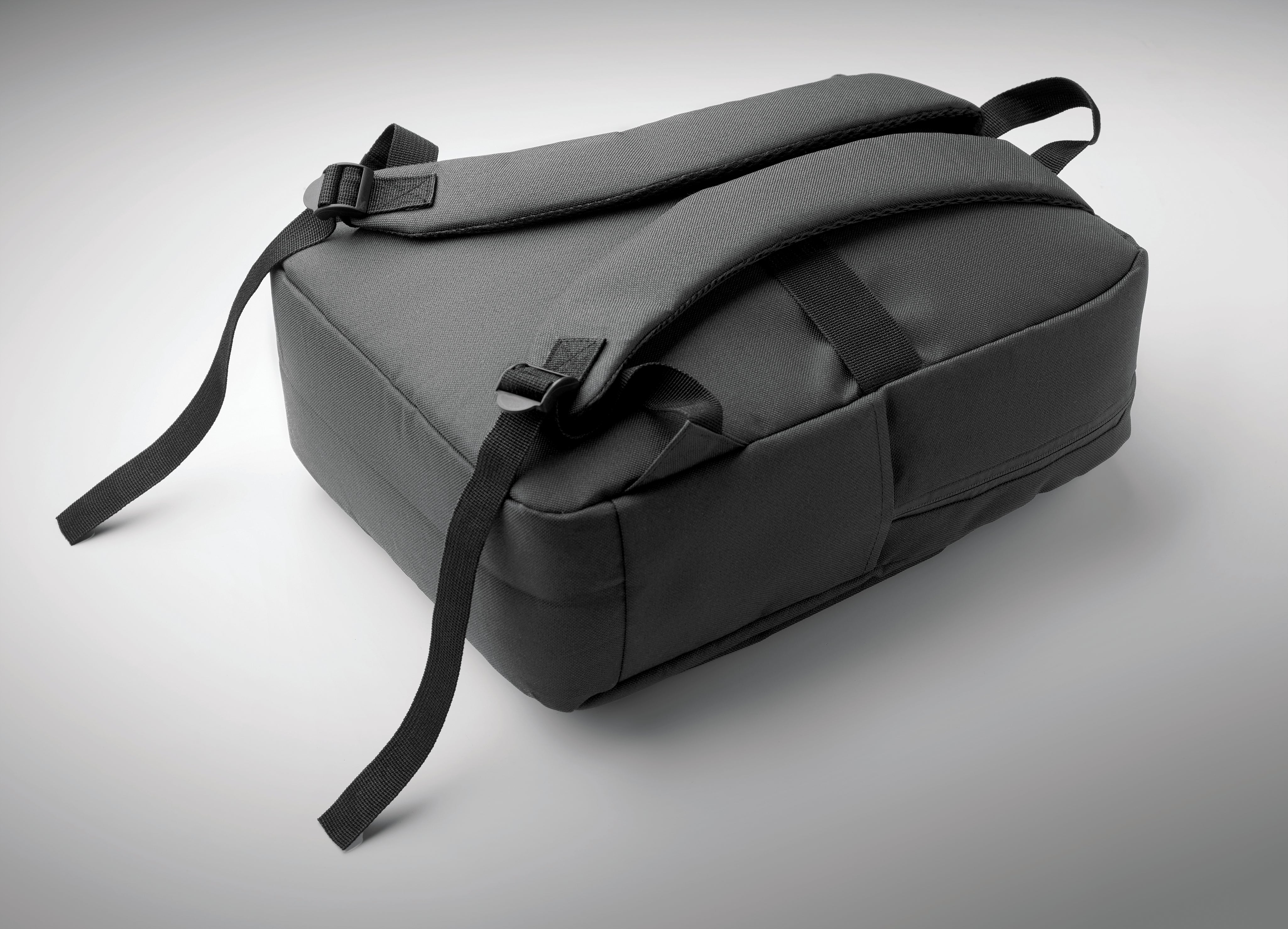 Smukły plecak na laptop 15 cal AKRAOS