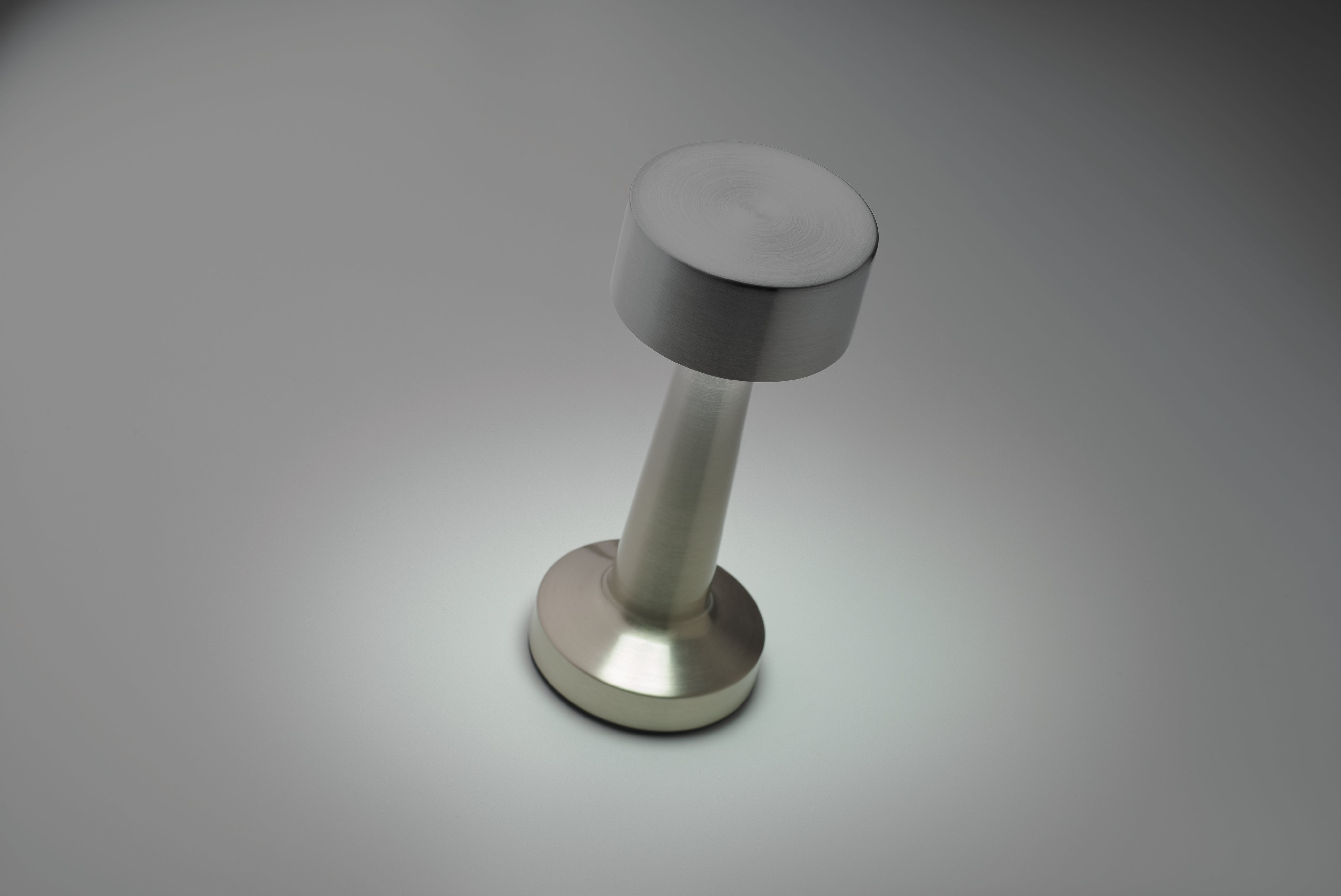 Akumulatorowa metalowa lampa st HIERLUZ