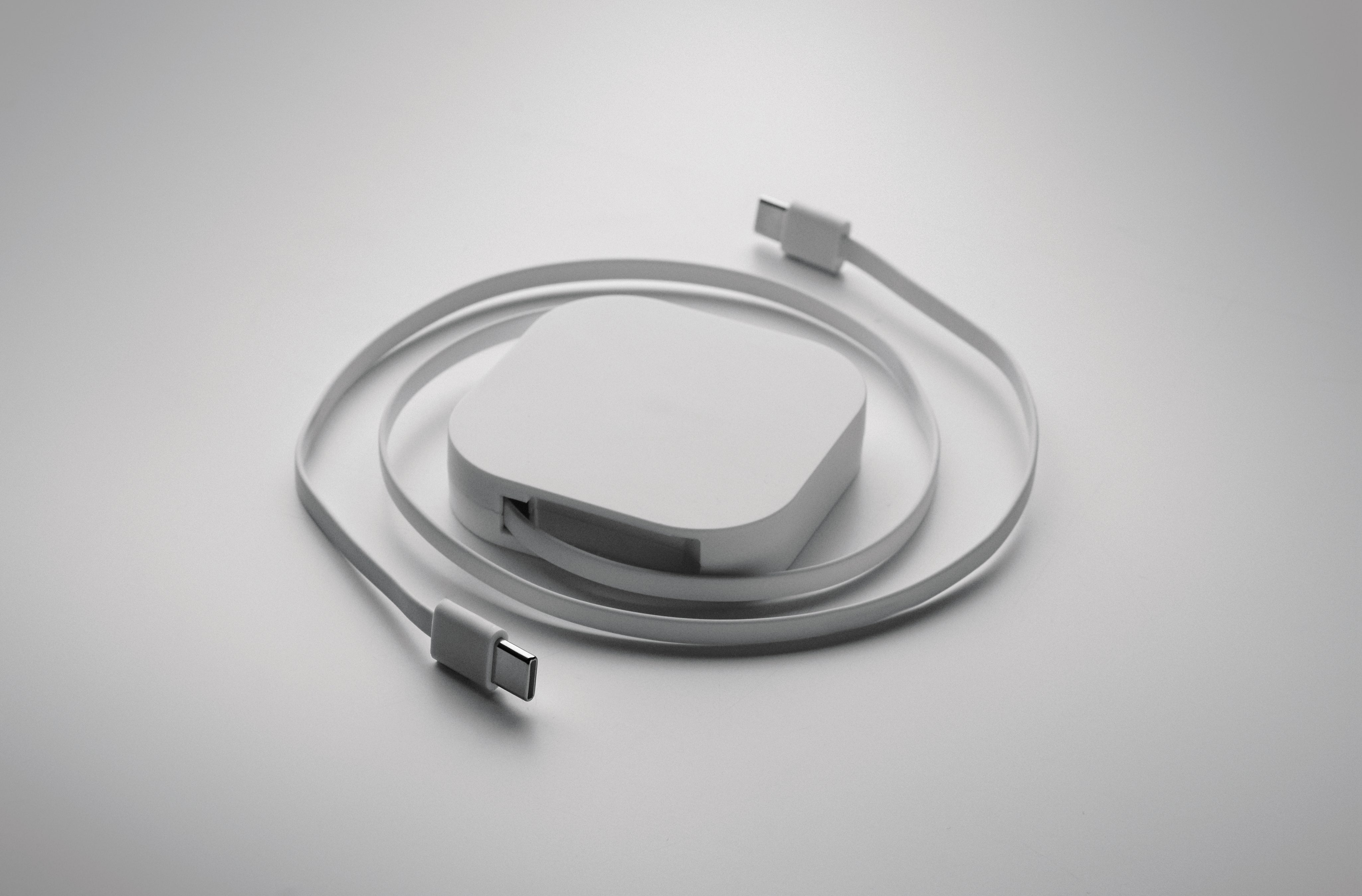 zwijany kabel ładujący 100 W LINEA 100