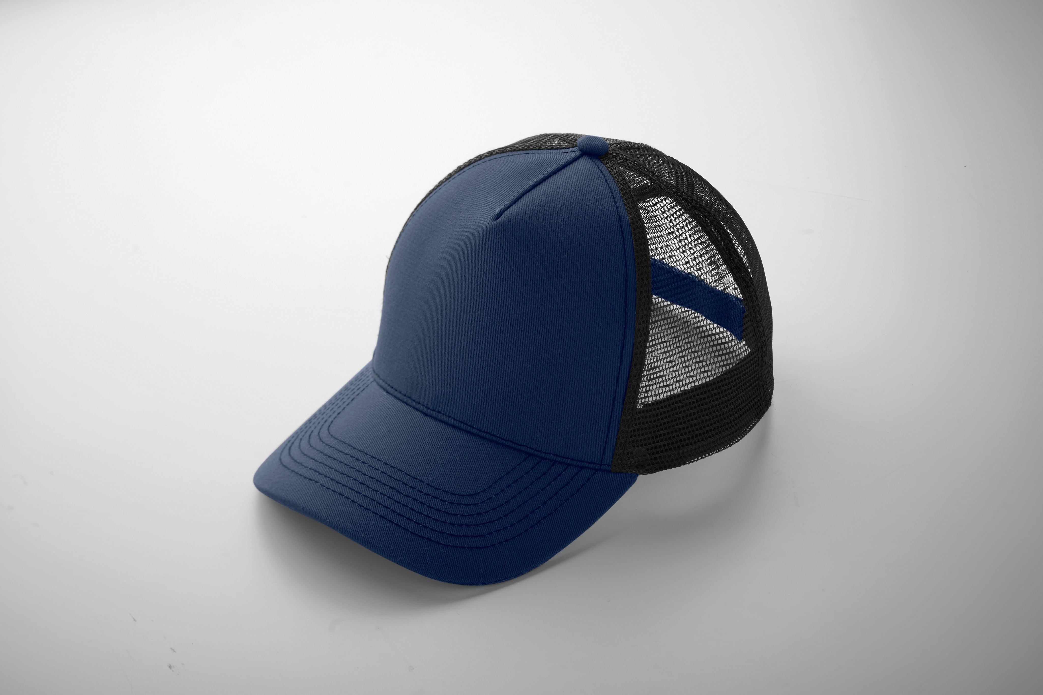 Czapka trucker z 5 panelami BLIST