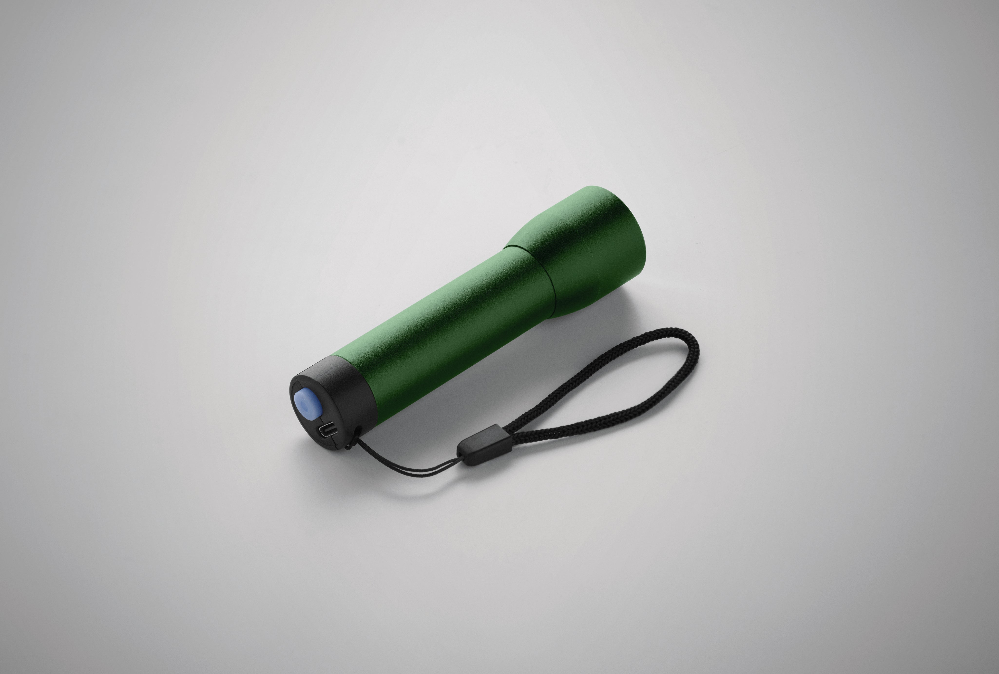 Aluminiowa latarka akumulatorow LUMEZO