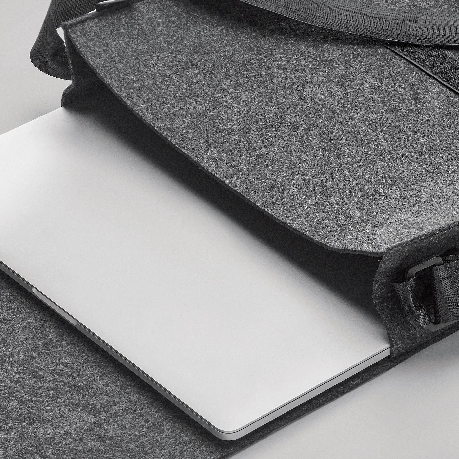 Filcowa torba na laptopa RPET BAGLO