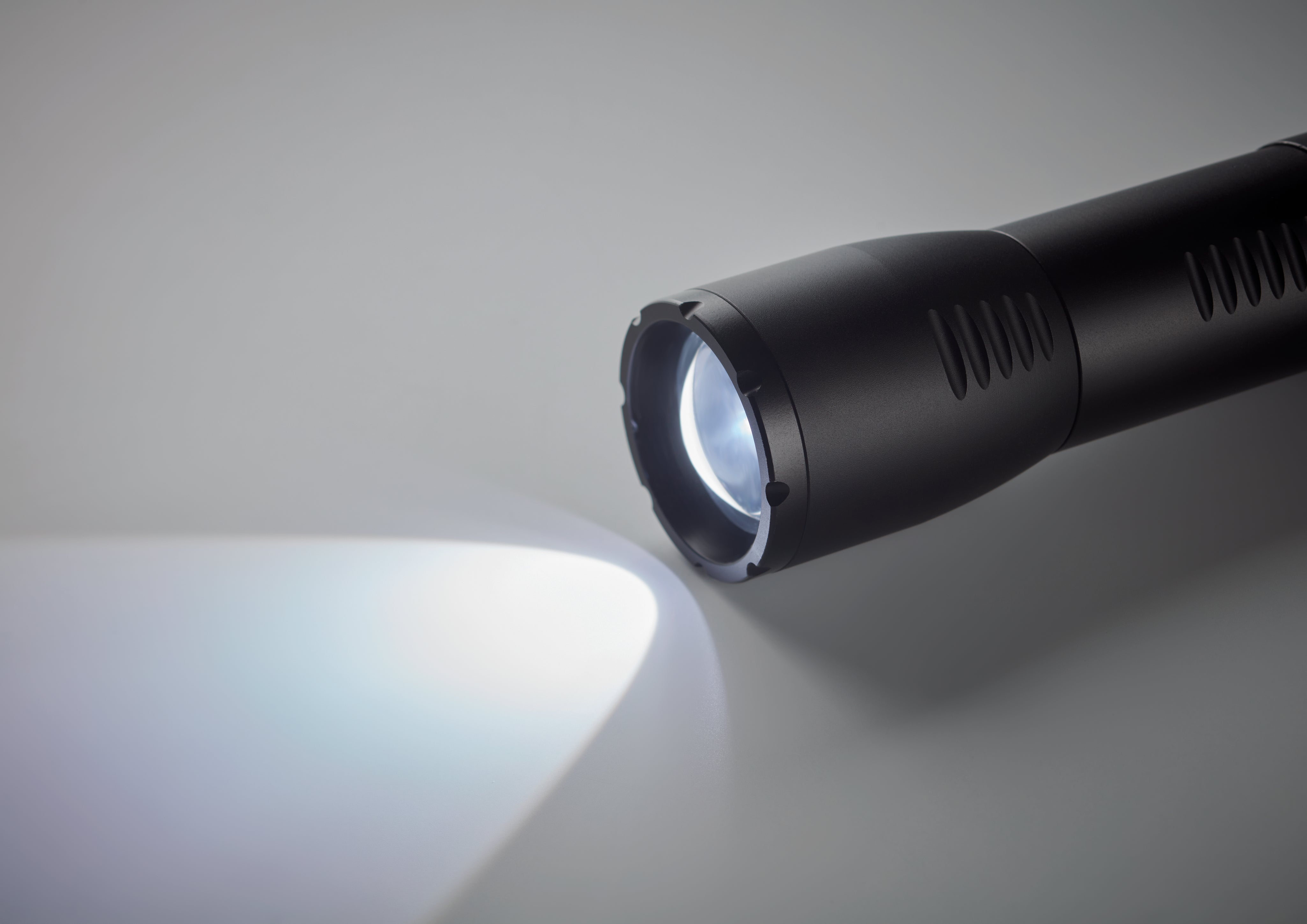 Mała aluminiowa latarka LED ENTA
